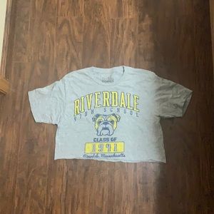 grey riverdale cropped tee
